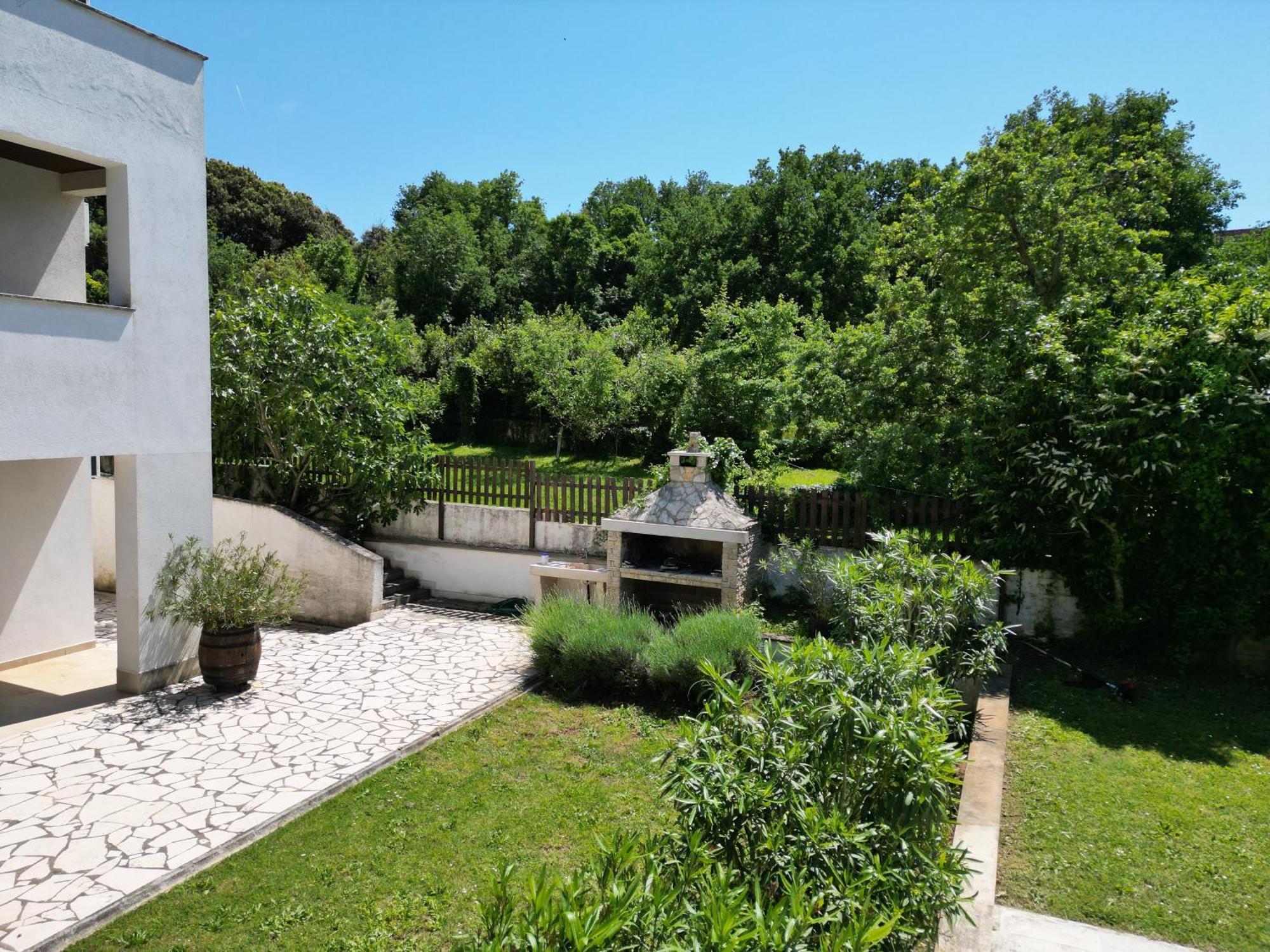 House With Pool Banjole