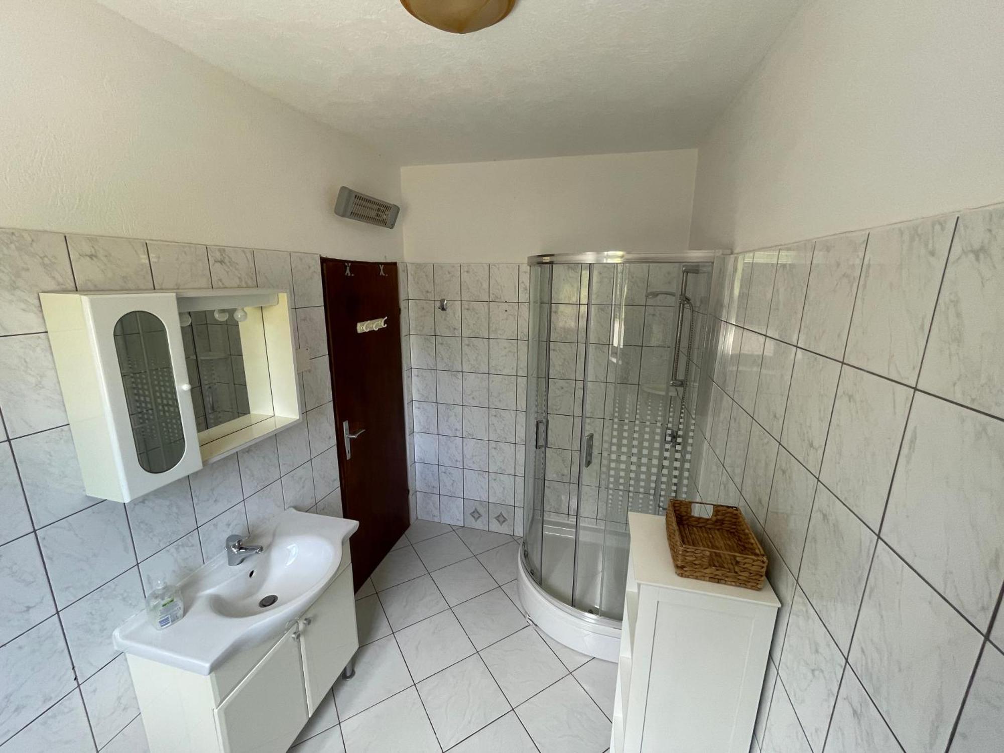 Apartament House With Pool